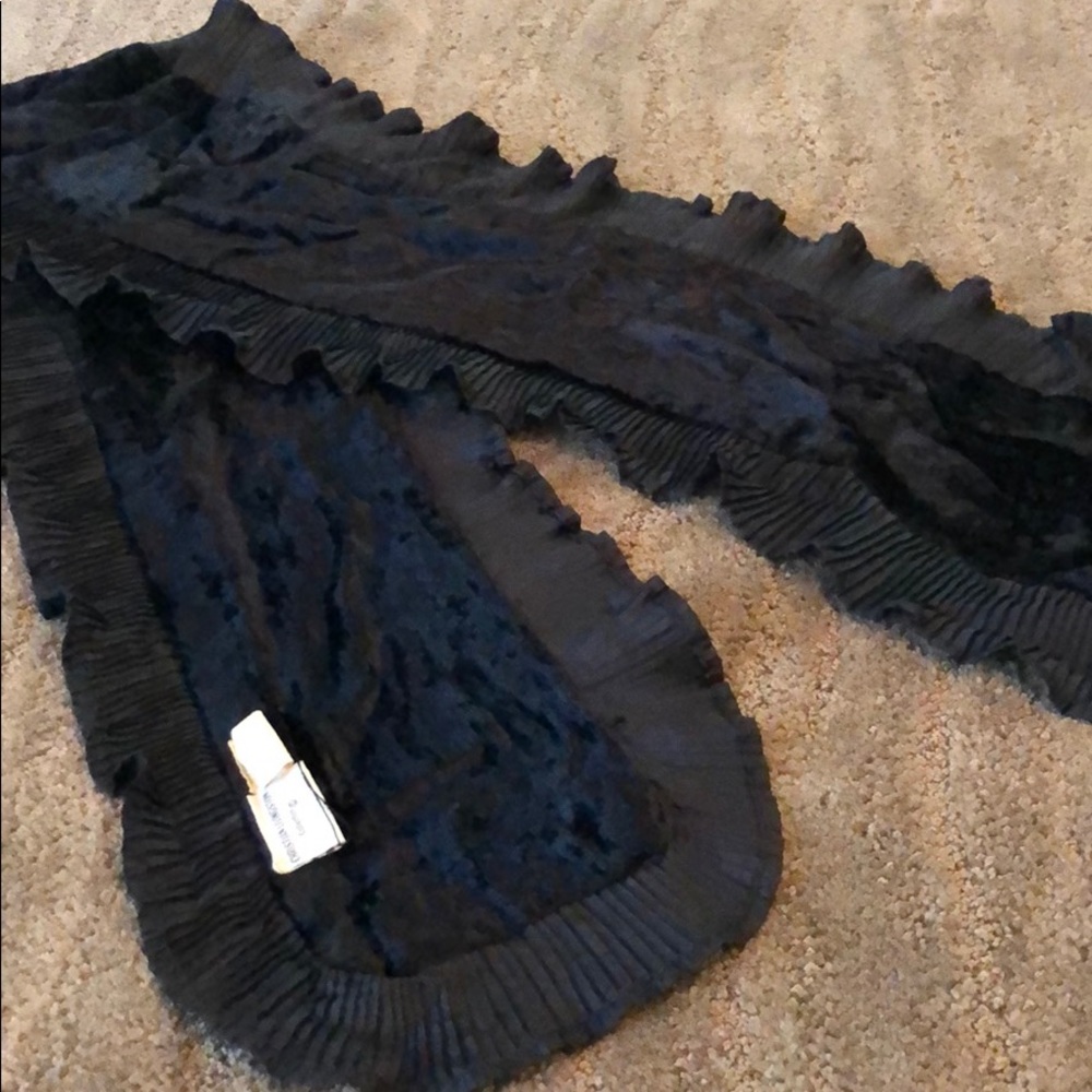 NWOT Christian Livingston scarf
